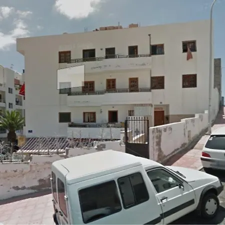Modern Close Las Vistas *
