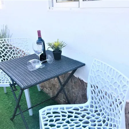 Modern Close Las Vistas *